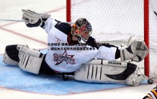 九游娱乐-德弗里防守坚如磐石却失空门良机，国际米兰后防大将表现喜忧参半